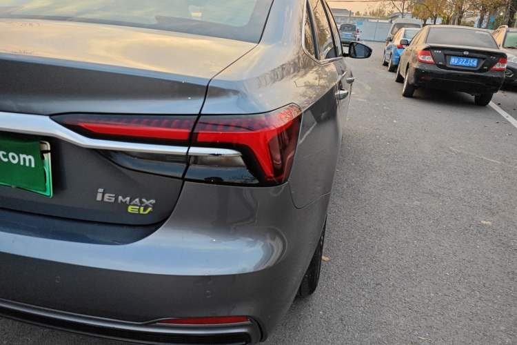 Used Roewe i6 MAX New Energy 2022 EV 500 Grand Touring Edition with Sunroof