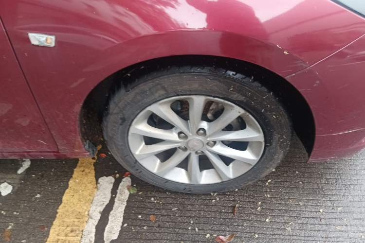 Used Chevrolet Cruze 2018 320 Automatic Pioneer Sunroof Edition Right Front Wheel Hub