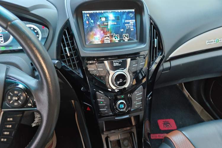 Used BYD Qin New Energy 2015 1.5T Dual-Crown Flagship Plus Edition Audio And AC Panel