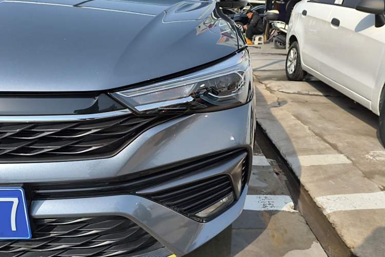 Used Roewe i5 2021 Revised Version 1.5L CVT Diamond Edition
