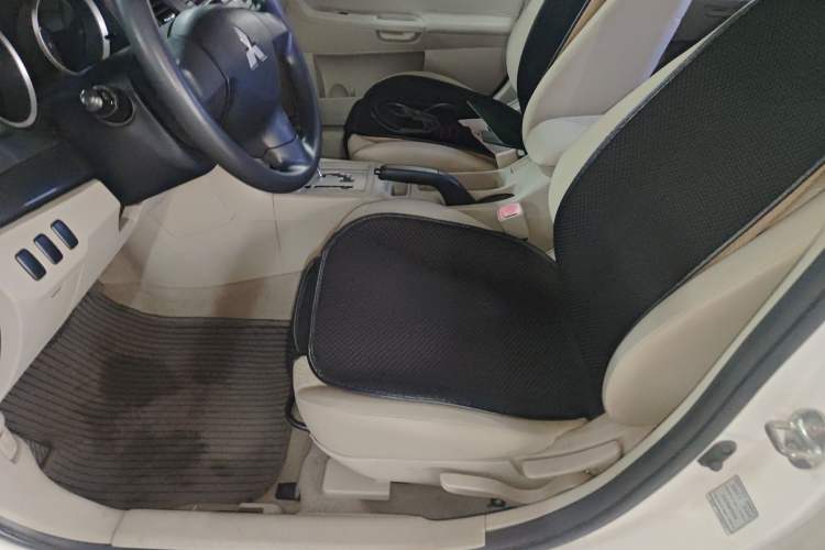 Used Mitsubishi Lancer EX 2011 Fashion Edition 1.8L CVT Comfort Version Left Front Seat