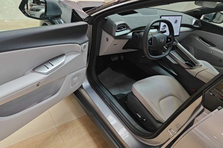 Used ARCFOX Alpha S5 2024 708MAX 200kW Driver Seat