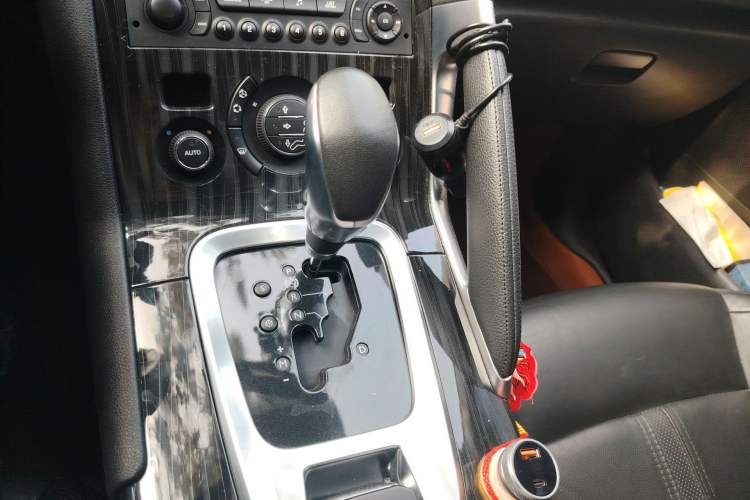 Used Peugeot 3008 2015 2.0L Automatic Trend Edition