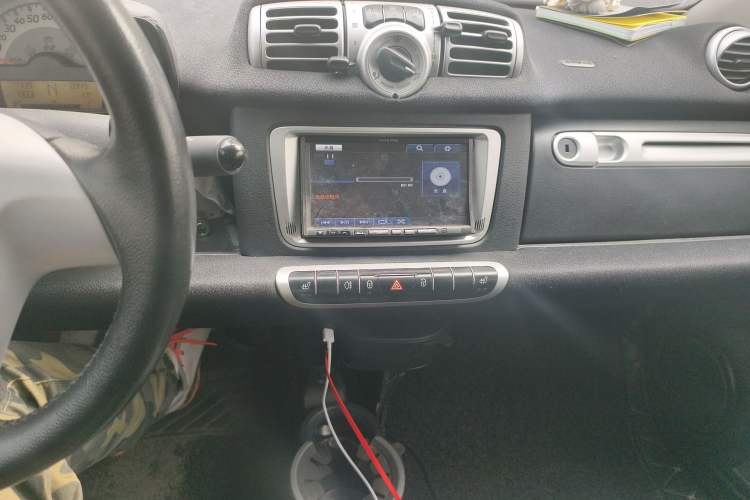 Used smart fortwo 2012 1.0T Convertible Passion Edition Audio And AC Panel