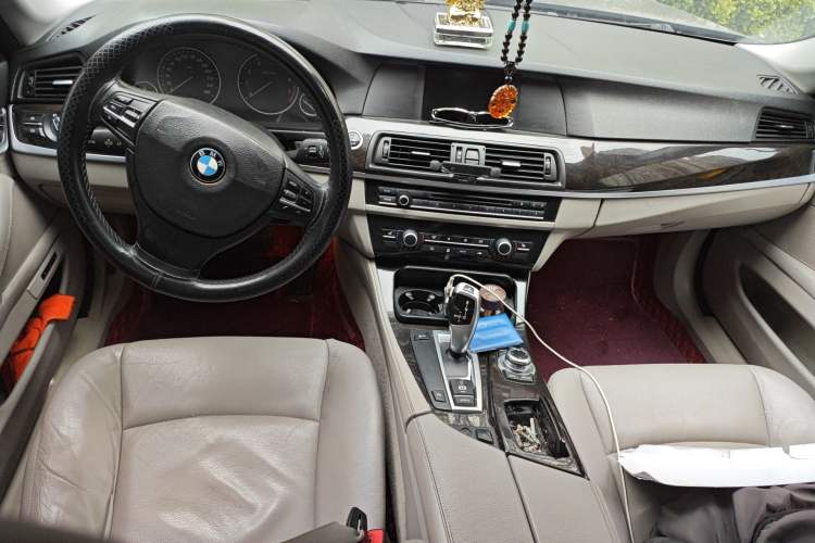 Used BMW 5 Series 2012 523Li Leading Model Center Console