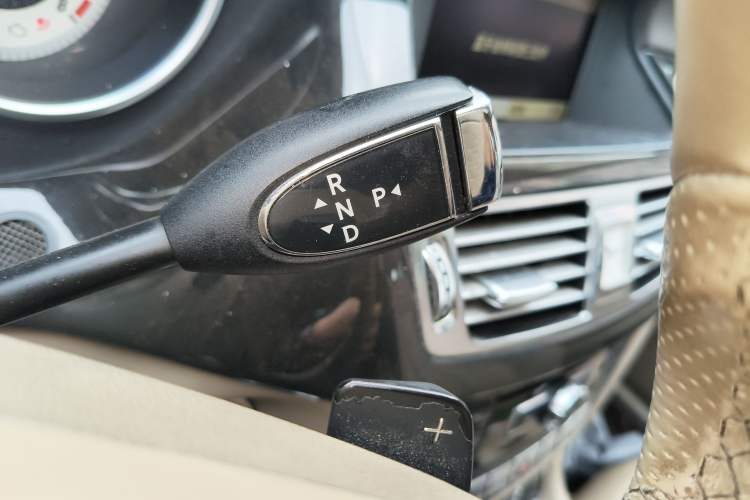 Used Mercedes-Benz CLS 2012 CLS 300 CGI Gear Lever