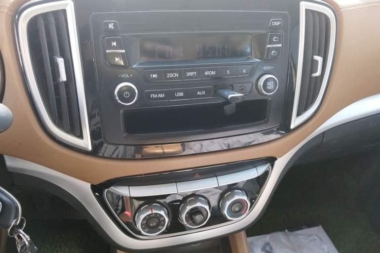 Used Jinbei F50 2017 1.6L Manual Comfort Model
