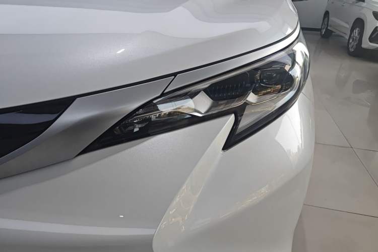 Used Toyota SIENNA 2023 2.5L Hybrid Deluxe Edition Left Front Headlight