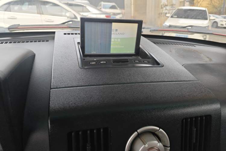 Used Leopaard Feiting 2010 Fashion Edition 1.5L Two-Wheel Drive Comfort Version Audio And AC Panel