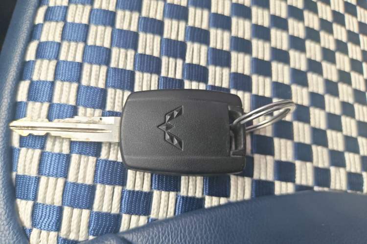 Used Wuling Rongguang New Truck 2019 1.8L Double-Cab China VI Standard LJ479Q6 Vehicle Key