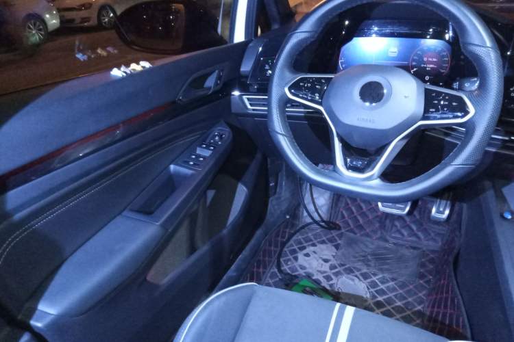 Used Volkswagen Golf 2021 280TSI DSG R-Line Steering Wheel