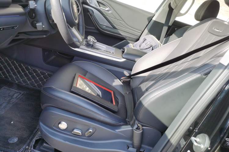 Used Hongqi HS7 PHEV 2024 2.0T PHEV Four-Wheel Drive Flagship Edition 6 Seats