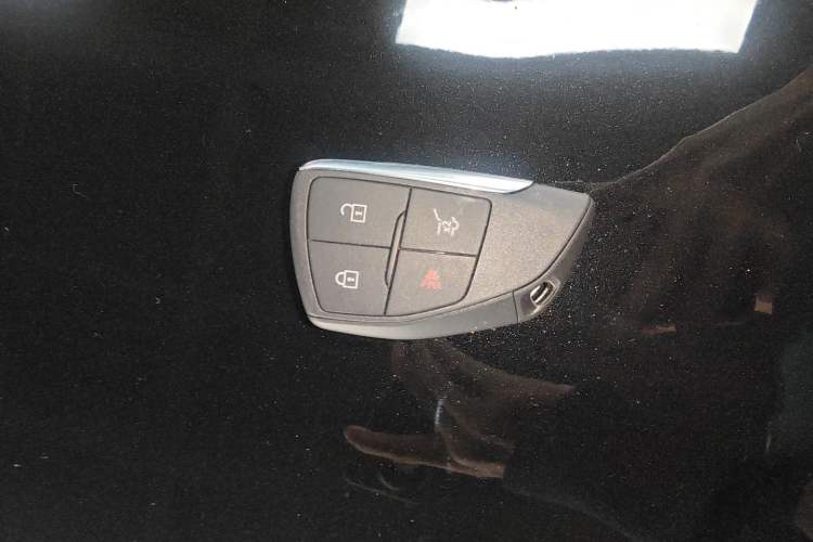 Used Buick Envision 2021 Encore Plus 652T Five-Seat All-Wheel-Drive Luxury Model
