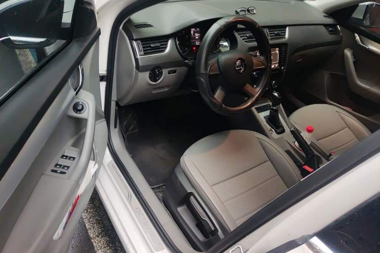 Used Skoda Octavia 2015 1.6L Automatic Yijie Edition
