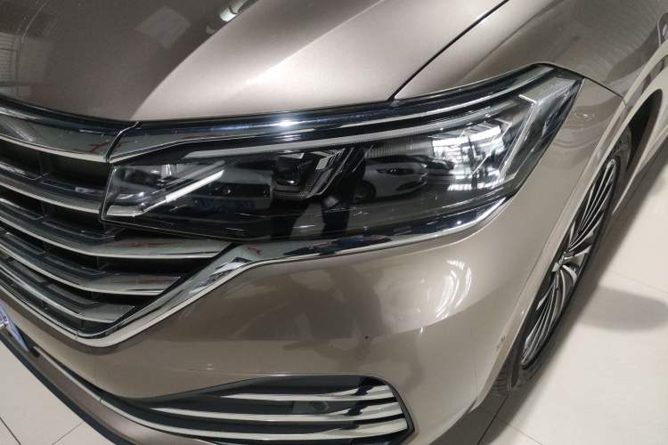 Used Volkswagen Viloran 2020 380TSI Prestige Edition
