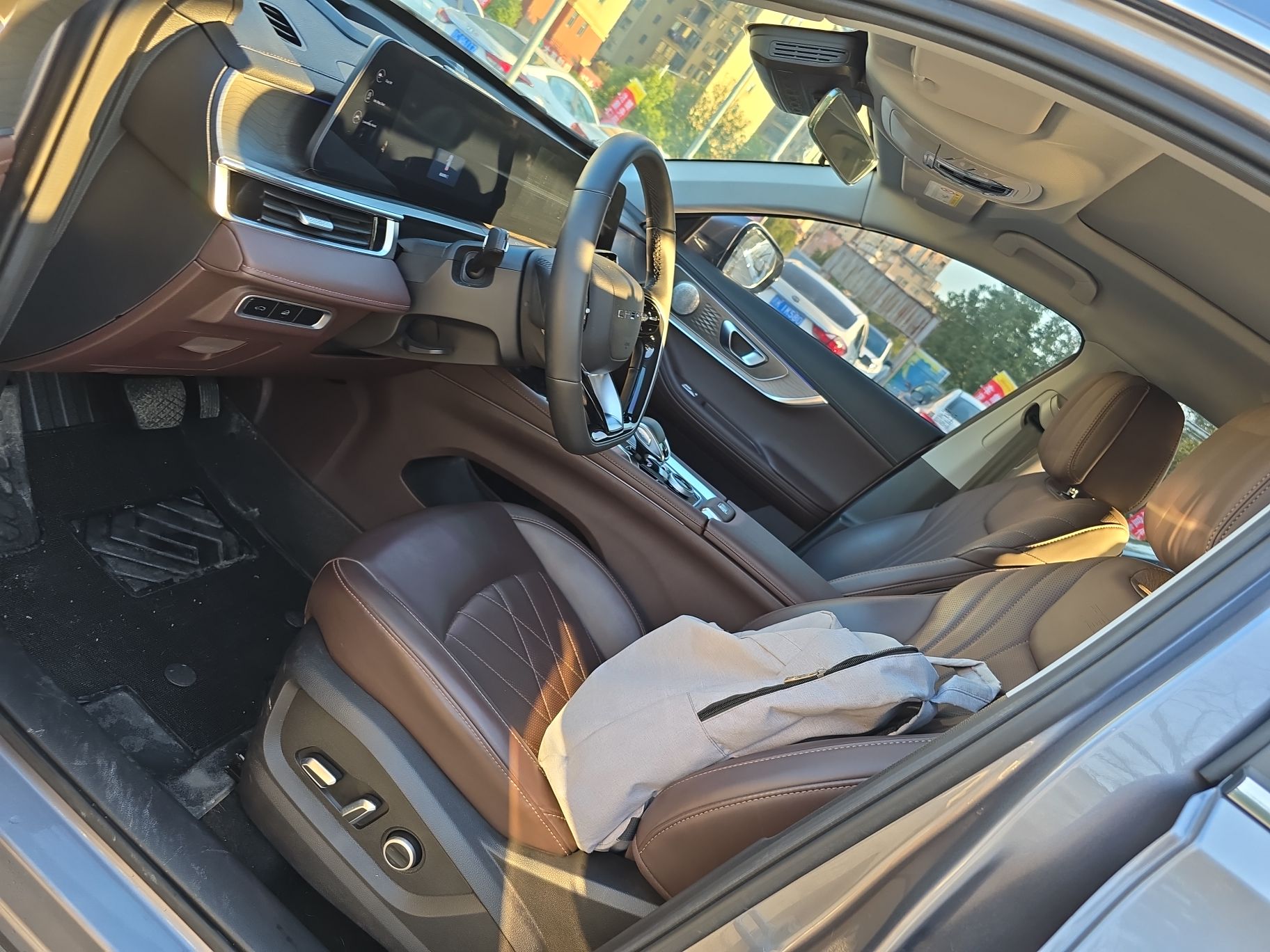 المقاعد الأمامية داخل السيارة