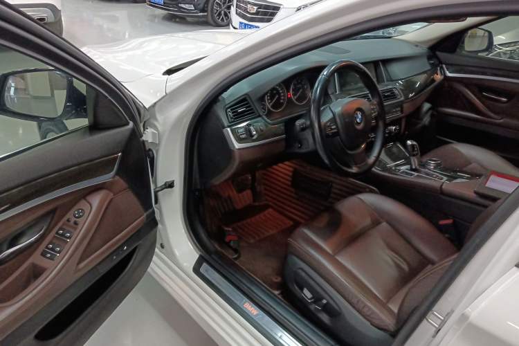 Used BMW 5 Series 2014 525Li Luxury Design Package