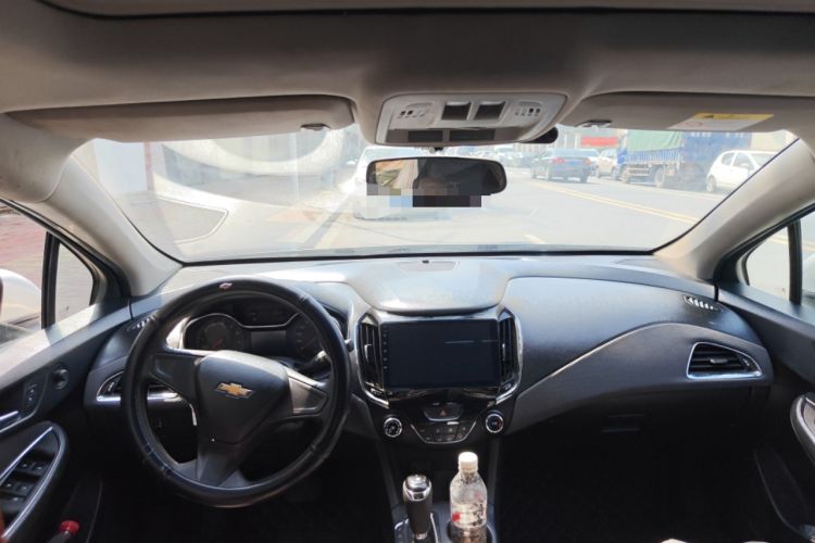 Used Chevrolet Cruze 2018 320 Automatic Pioneer Sunroof Edition
