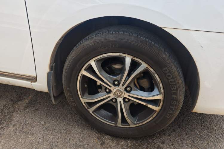 Used Zotye Z300 2014 1.5L Urban Edition Manual Luxury Model Right Front Wheel Hub