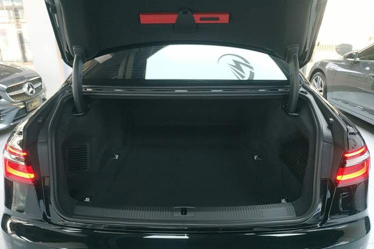 Used Audi A8 2022 A8L 50 TFSI quattro Comfort Edition Collector's Model
