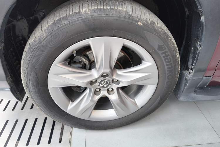 Used Toyota Highlander 2018 2.0T Four-Wheel Drive Luxury Edition 7 Seats China V Emission Standard
