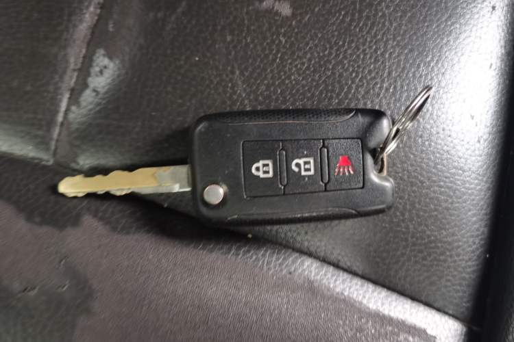 Used Dongfeng Ruichi 6 2020 2.3T Manual Two-Wheel Drive Diesel Standard Version China VI Emission Standard with Long Cargo Bed M9T
