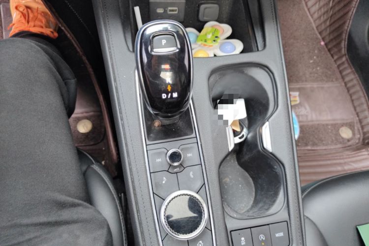 Used Cadillac XT4 2021 28T Two-Wheel Drive Tech Edition Gear Lever