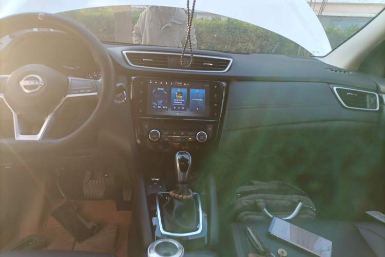 Used Nissan Qashqai 2023 Classic 2.0L CVT XV Comfort Edition Audio And AC Panel