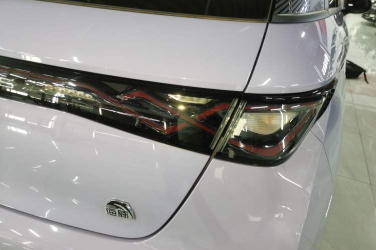 Used BYD Dolphin 2023 420 km Fashion Edition Exterior 3