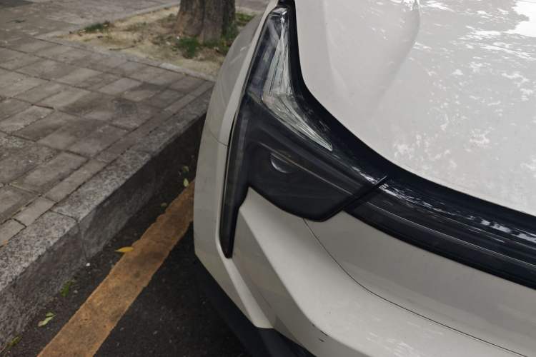 Used NETA U 2021 Pro 400 Cruiser Edition Right Front Headlight