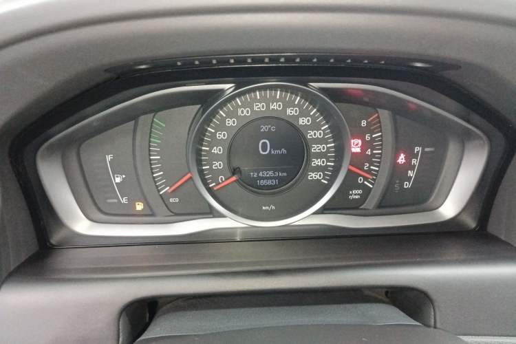 Used Volvo XC60 2015 T5 Smart Upgrade Model Instrument Cluster