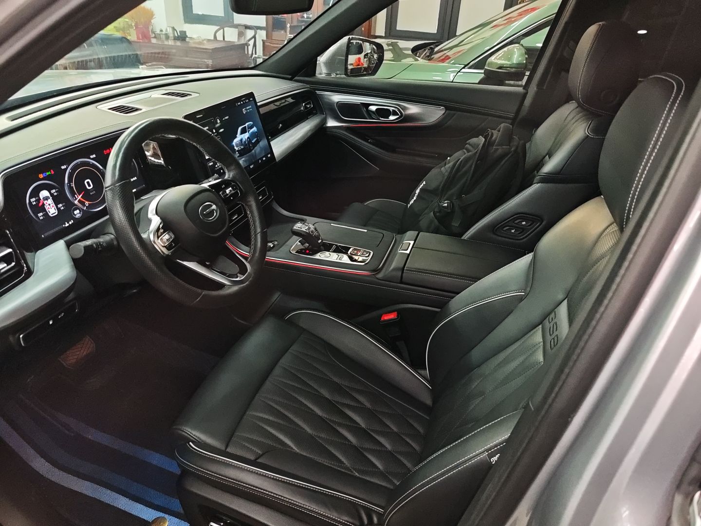 Переднее сиденье в автомобиле