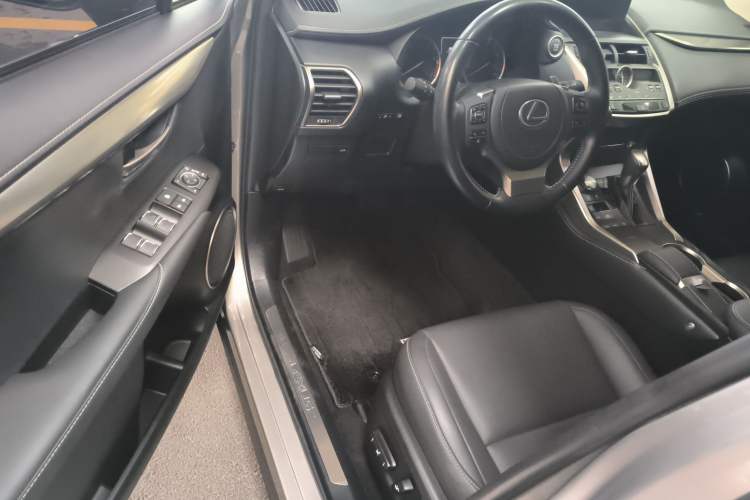 Used Lexus NX 2020 200 Front-Wheel Drive Vmotion Edition China VI Standard