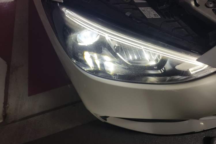 Used Mercedes-Benz C-Class 2024 C 260 L Brilliant Night Sports Edition Right Front Headlight