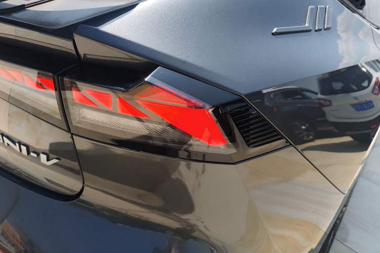 Used CHANGAN UNI-V 2024 1.5T Prestige Sport Edition
