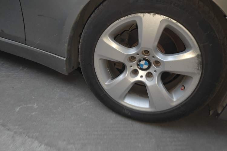 Used BMW 5 Series 2010 523Li Leading Model
