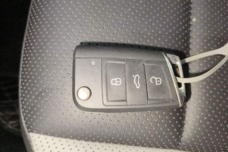 Used Volkswagen T-ROC 2023 280TSI DSG Two-Wheel Drive Time Edition