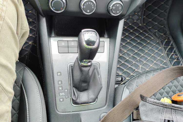 Used Skoda Octavia 2019 TSI280 DSG Luxury Edition Station Wagon China VI Standard