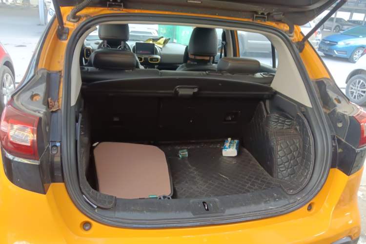 Used Dongfeng Aeolus AX4 2017 1.4T DCT Trendy & Stylish Model
