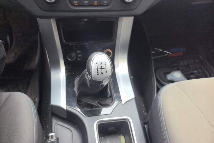 Used Leopaard Q6 2015 2.4L Manual 4x4 Excellence Edition