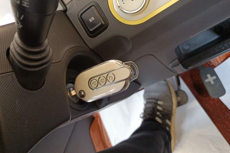 Used Wuling Hongguang MINIEV 2022 Macaron Premium Model – Lithium Iron Phosphate
