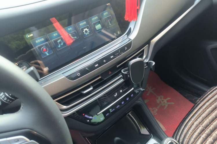 Used CHANGAN CS35PLUS 2021 Honor Million Edition 1.6L Manual Luxury Model Audio And AC Panel