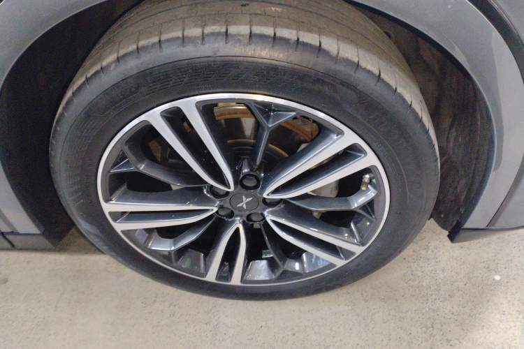 Used XPeng G6 2023 755 Ultra-Long Range Pro Left Front Wheel Hub