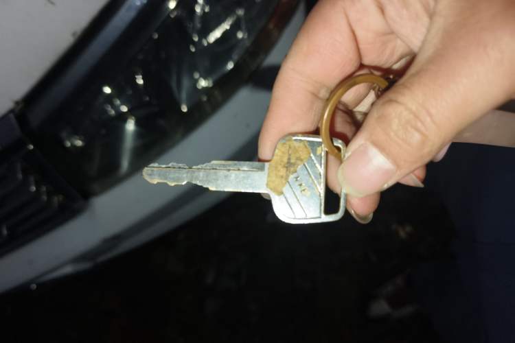 Used Jinbei Hiace 2018 2.0L Fifth-Generation Box Truck Standard Roof 2 Seats 4G21C