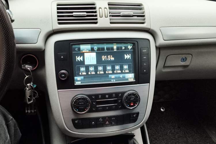 Used Mercedes-Benz R-Class 2014 R 320 4MATIC Business Model