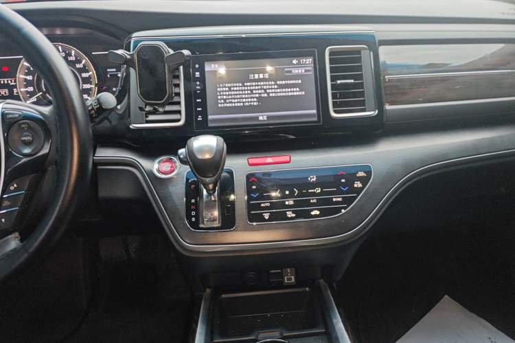 Used Honda Elysion 2016 2.4L Luxury Edition Audio And AC Panel