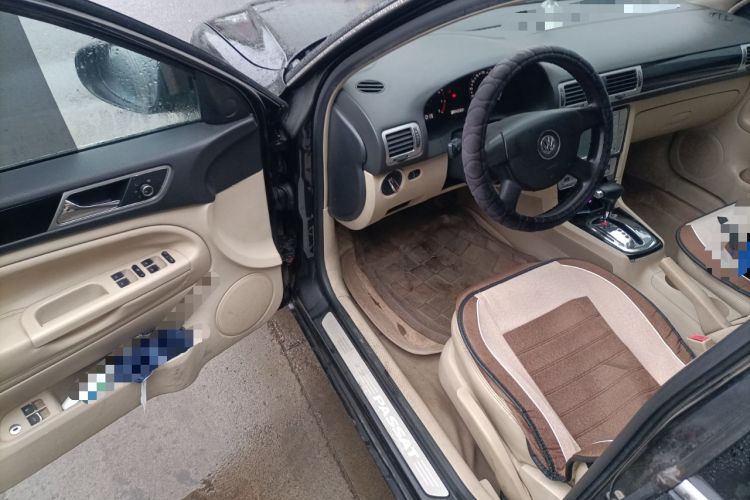 Used Volkswagen Passat 2009 2.0L MFI Automatic Luxury Edition