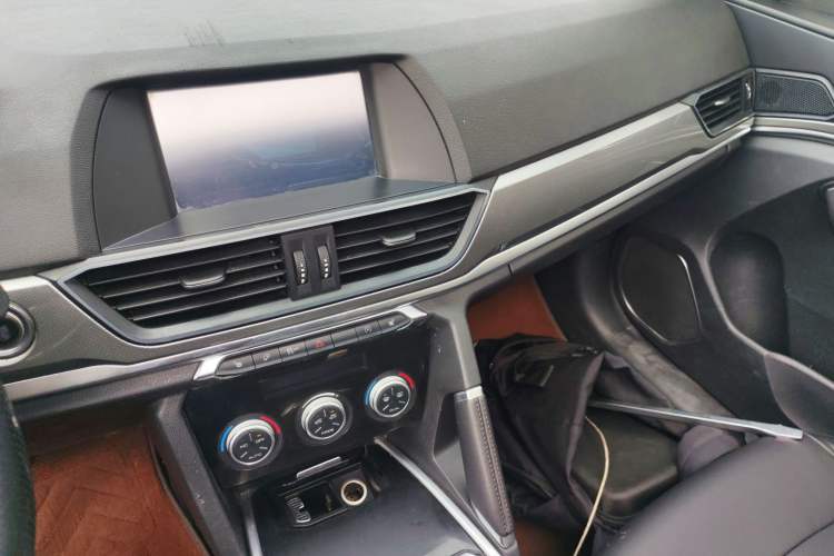 Used Haval H6 2018 Red-Label Sport Edition 1.5T Automatic Two-Wheel Drive Elite Model Audio And AC Panel