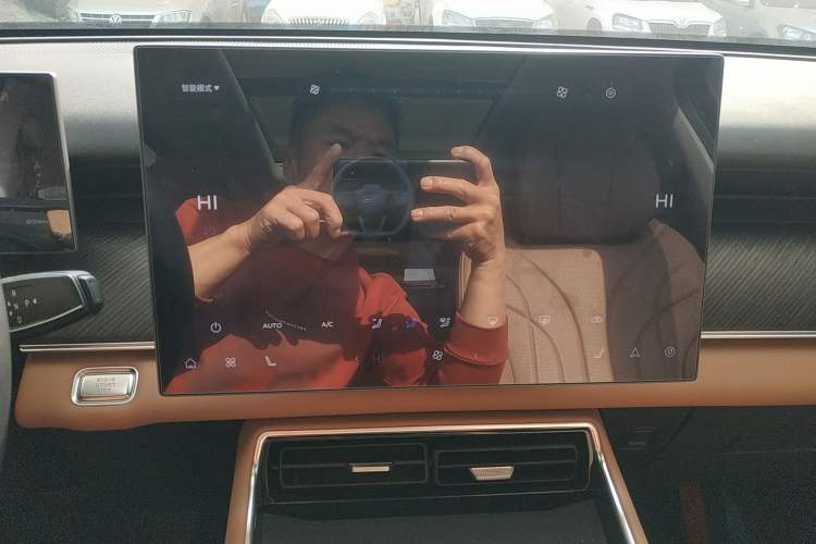 Used Chery Tiggo 8 L 2024 2.0T Two-Wheel Drive Luxury Edition 5 Seats