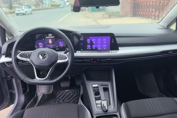 Used Volkswagen Golf 2021 280TSI DSG Pro Center Console